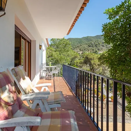 Un Paraiso En La Costa Brava *
